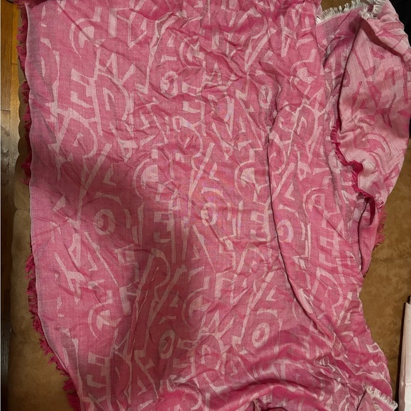 SALVATORE FERRAGAMO 65%wool 35%silk Square Lettering Scarf NWT. MADE IN ITALY - Picture 11 of 12